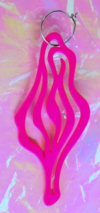 Vulva-Ohrring "neonpink" von Luise Zücker (einzeln/Paar) – Bild 2