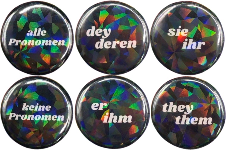 Pronoun Button - 6 Varianten - von Rollschuh Randale